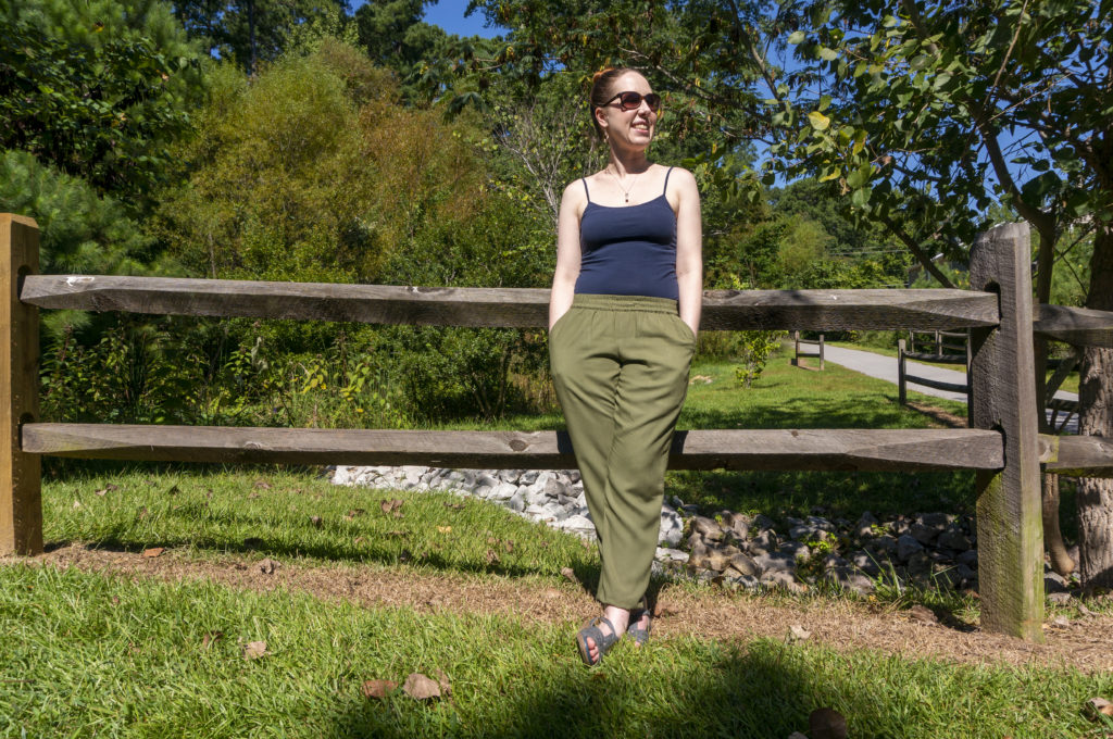 Low-rise sage green woven joggers with deep pockets